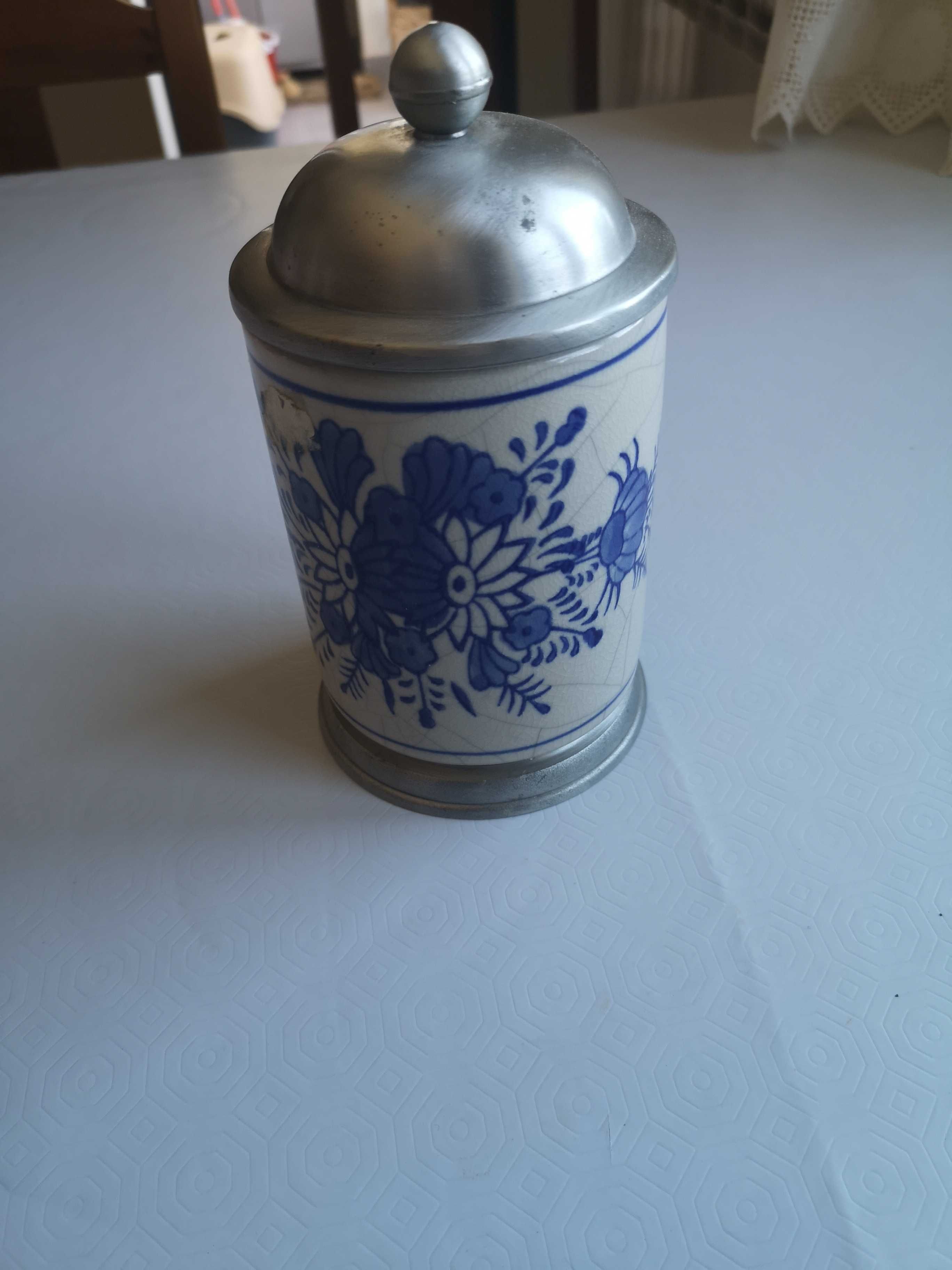 conjunto de objetos decorativos