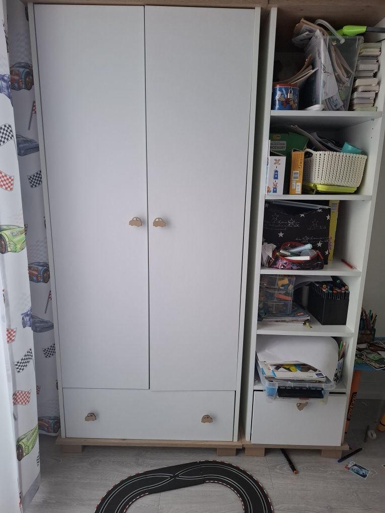 Zestaw mebli do pokoju dziecka