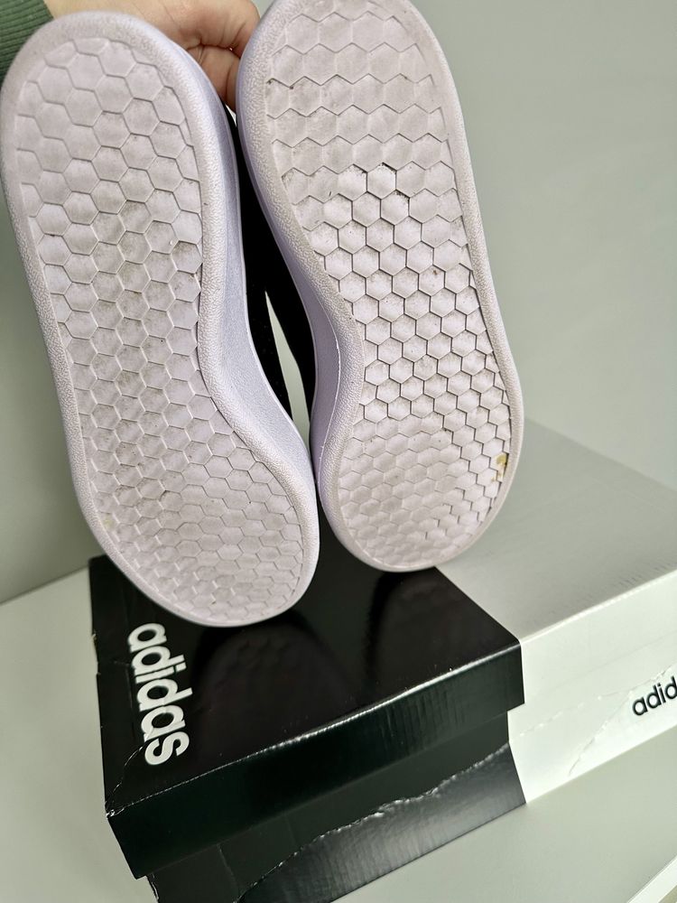 Adidas Advantage Bold