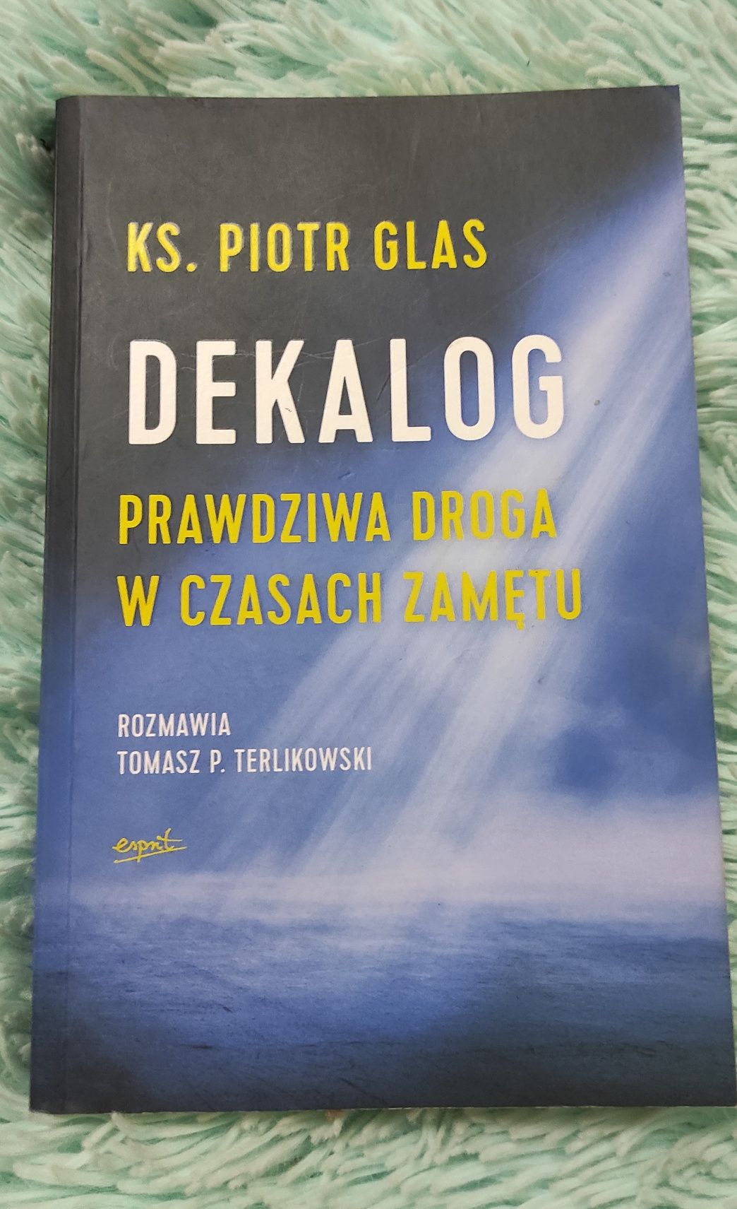 "Dekalog"  ksiądz Piotr Glas