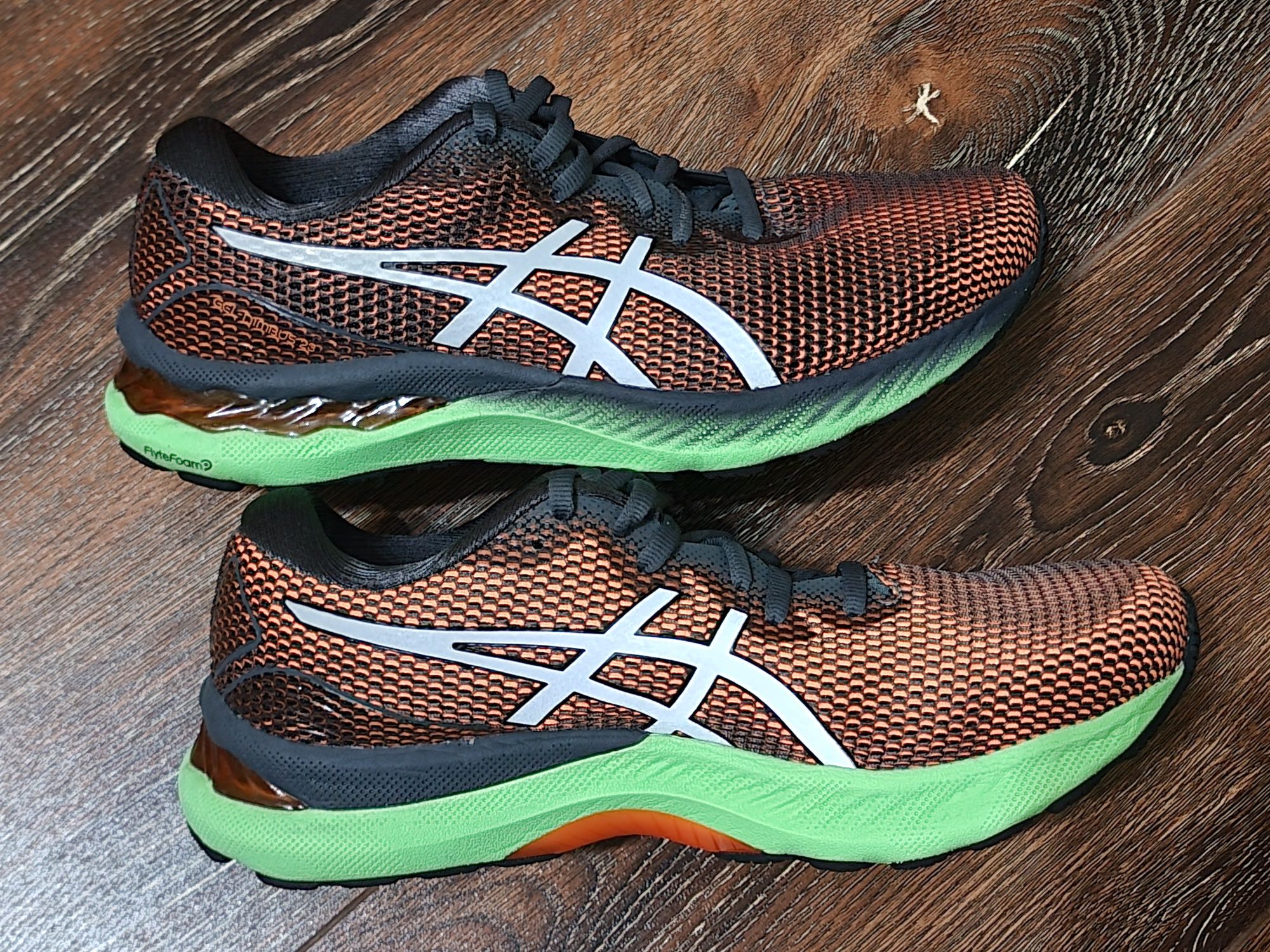 Оригінал 100% чоловічі кросівки asics nimbus 23 eur 42