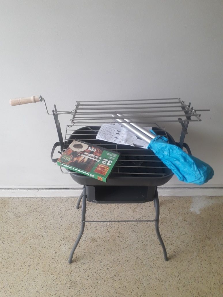 Grelhador / Barbecue completo + caixa de 32 ascendalhas (Ler