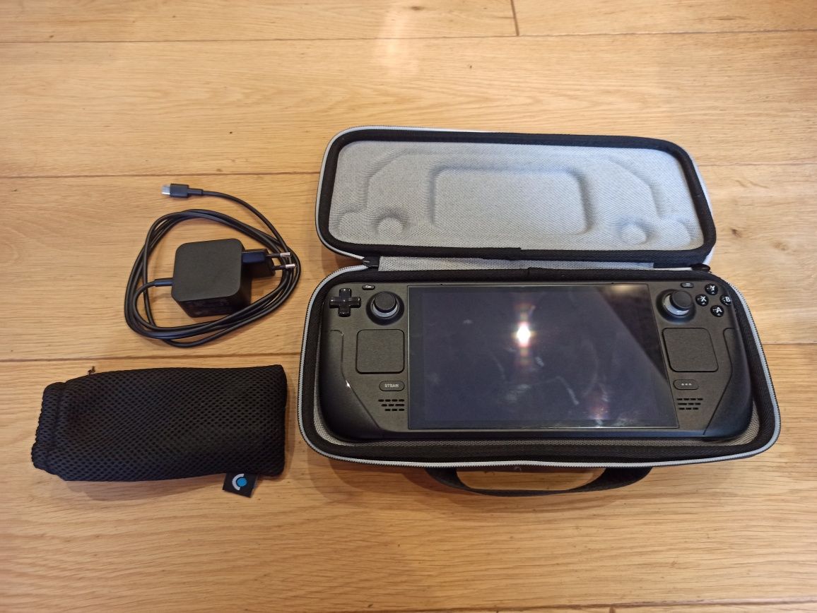 SteamDeck LCD 512GB + ładowarka + etui