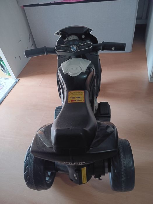 Moto de criança a bateria com carregador