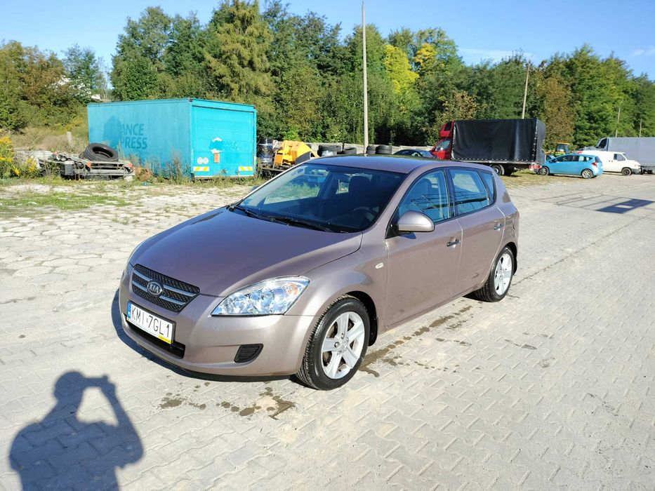 KIA Ceed 1.6 benzyna + LPG, wymieniony silnik, przebieg 155tys. km.