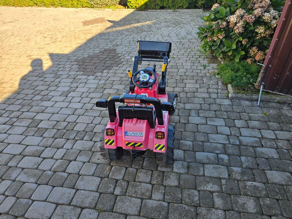 Traktor / koparka na akumulator