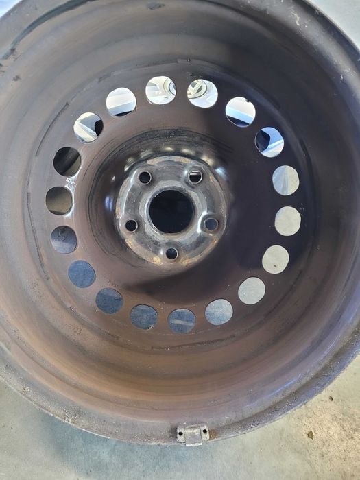felga volkswagen stalowa + kołpak r 16  5 x 112