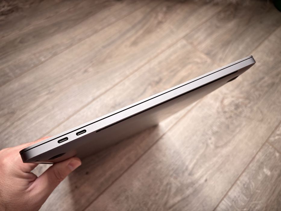MacBook Pro 16'' 2019 A2141 (i7/32/512)