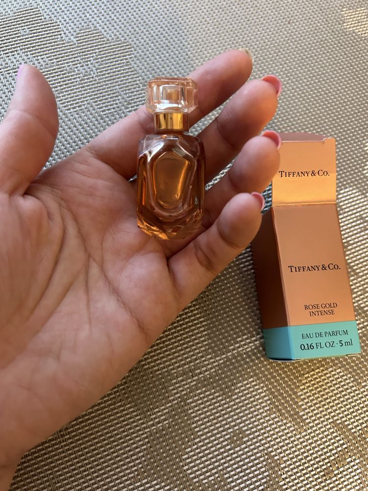 Flakon kolekcjonerski po próbce perfum Tiffany Rose Gold Intense