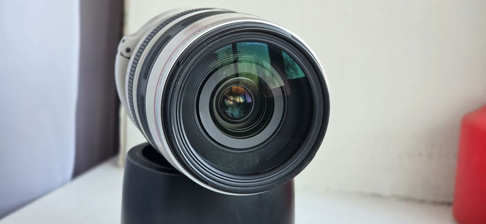 Об'єктив Canon EF 28-300mm f/3.5-5.6L IS USM