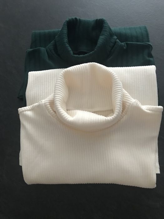 Жіночиій гольф з горловиною стійка