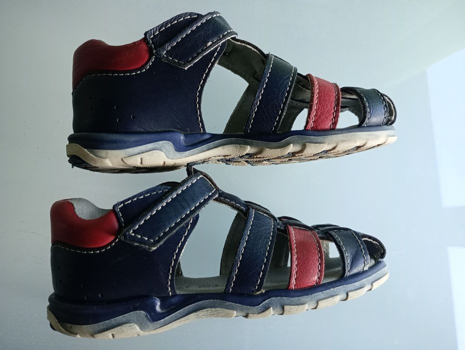 Sandálias como novas em pele n. 28