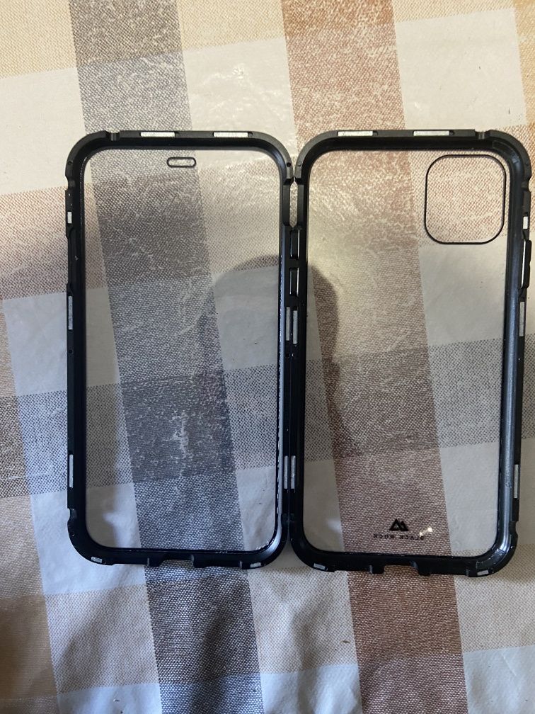 Vendo capa iphone 11 360 transparente de vidro cor preta 

 Nova, tenh