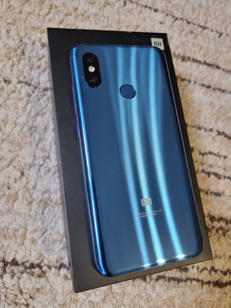 Xiaomi Mi8 6/64 Niebieski