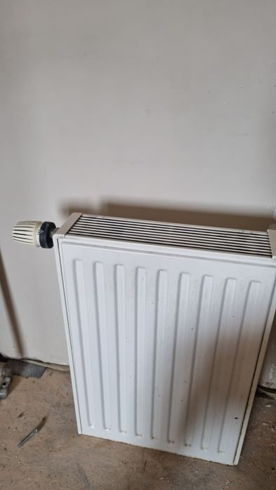 Grzejnik 40x60 10cm z termostatem.