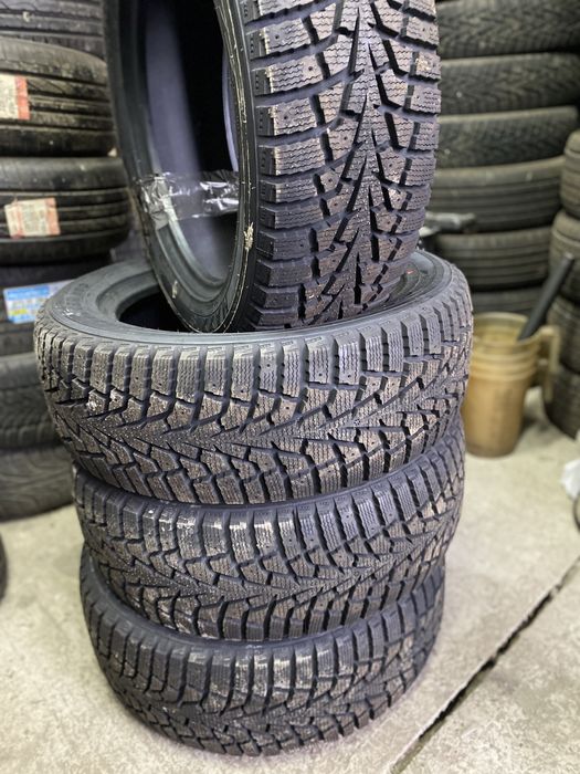 235/55 R18 Maxxis