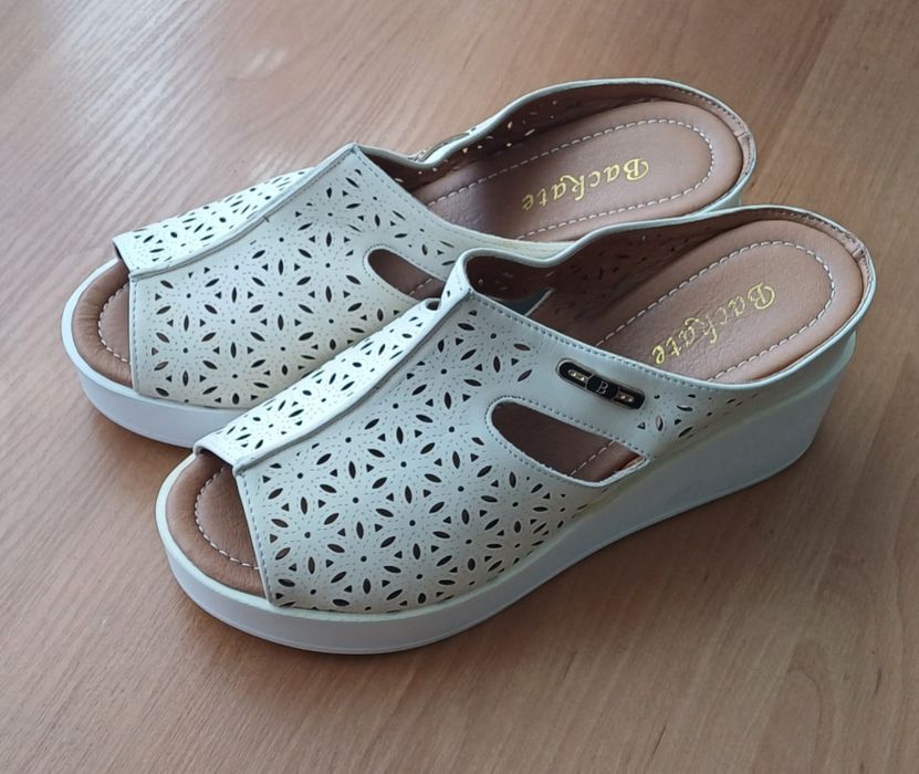 Женские кожаные шлепки, р.39