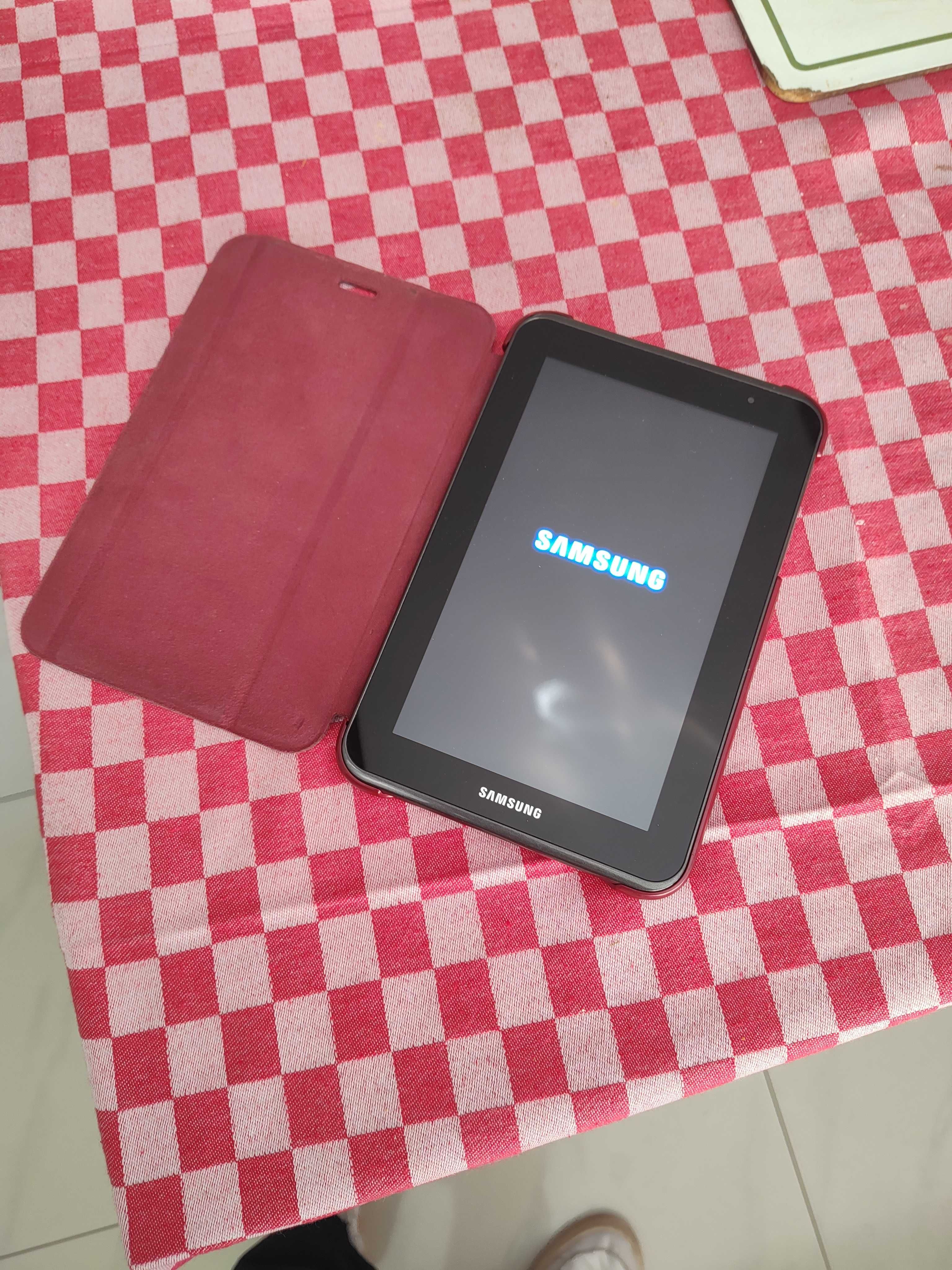 tablet Samsung com capa