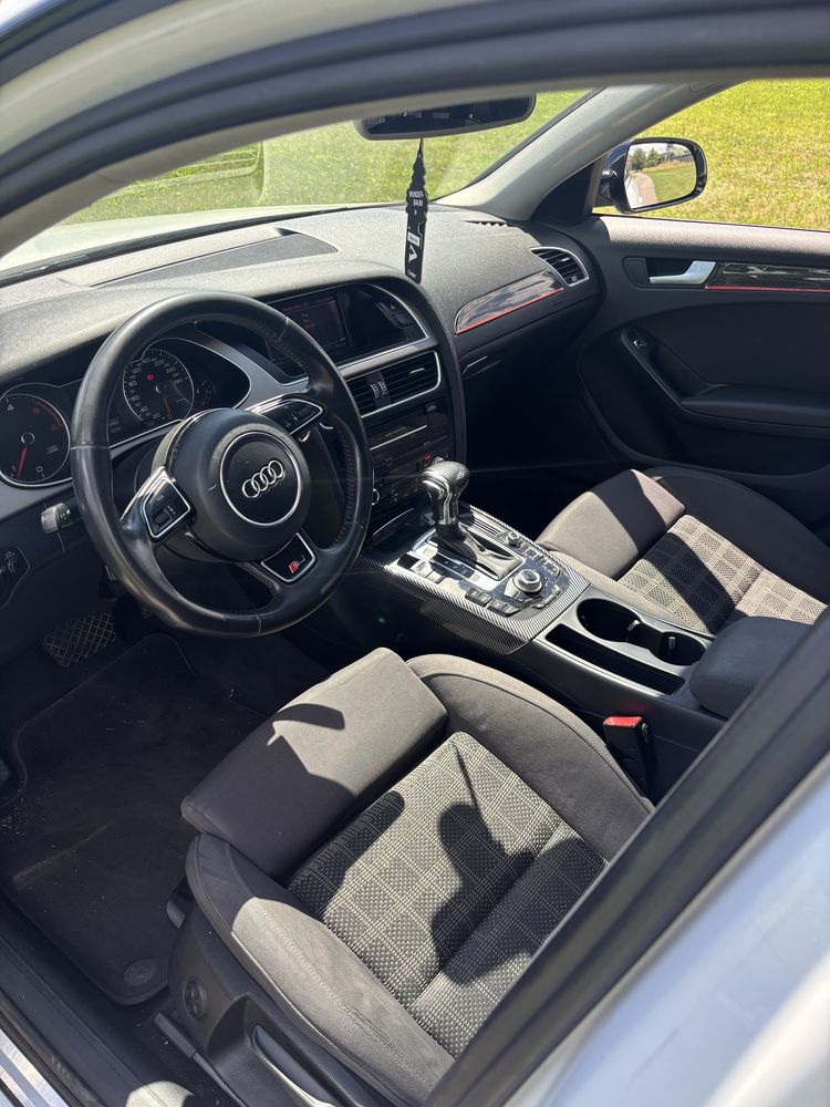 Audi A4 B8 lift 2012r Biała Perła