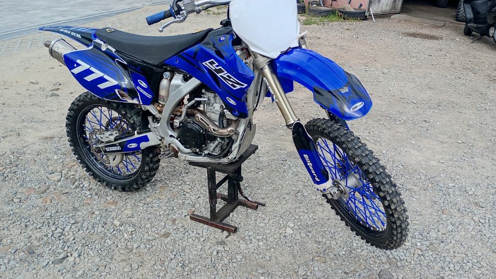 Yamaha YZF 250 r9