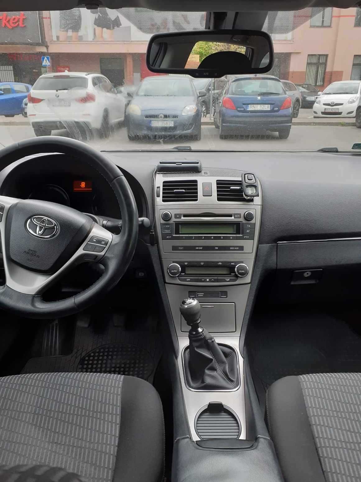 Sprzedam Toyota Avensis Kombi 1.8 benzyna 2010r