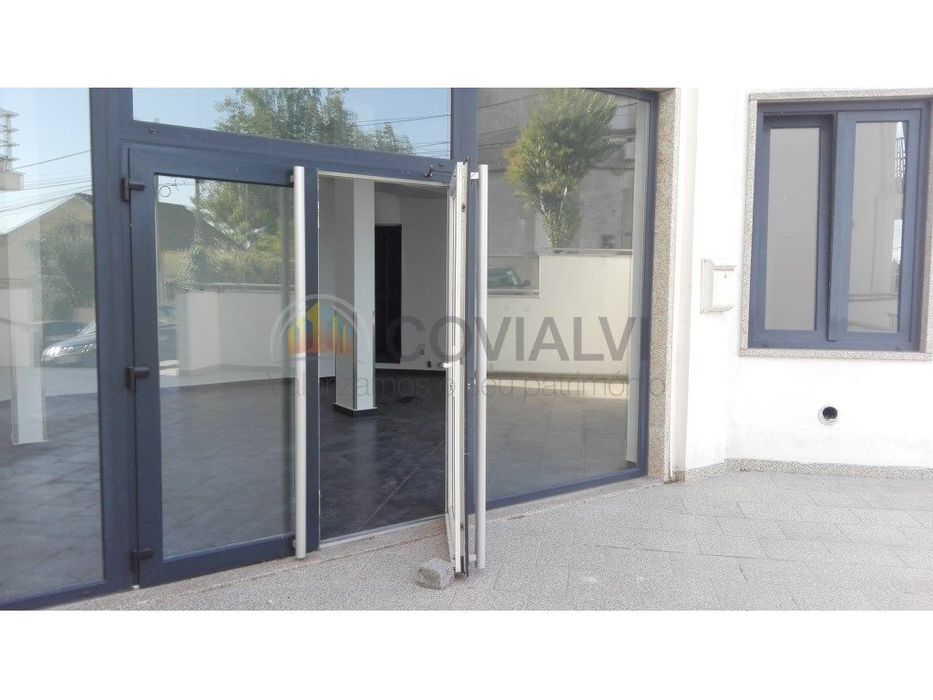 Arrenda-se Espaço Comercial - Tortosendo