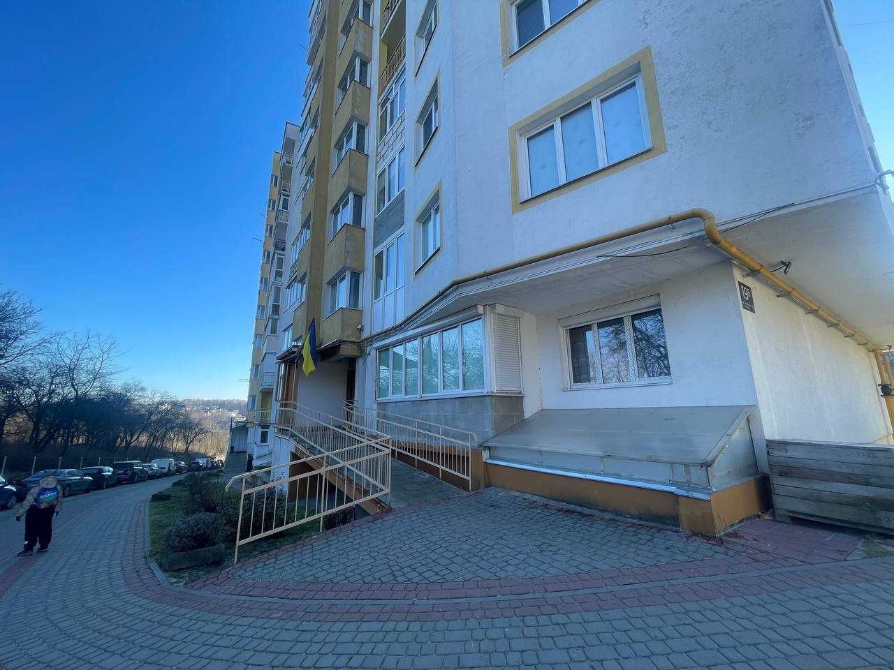 Продаж 2 кімнатної квартири 80м2  вул Лисеницька