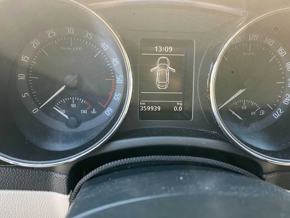 Sprzedam zadbaną Skodę Superb 2 Liftback 2.0 TDI DSG