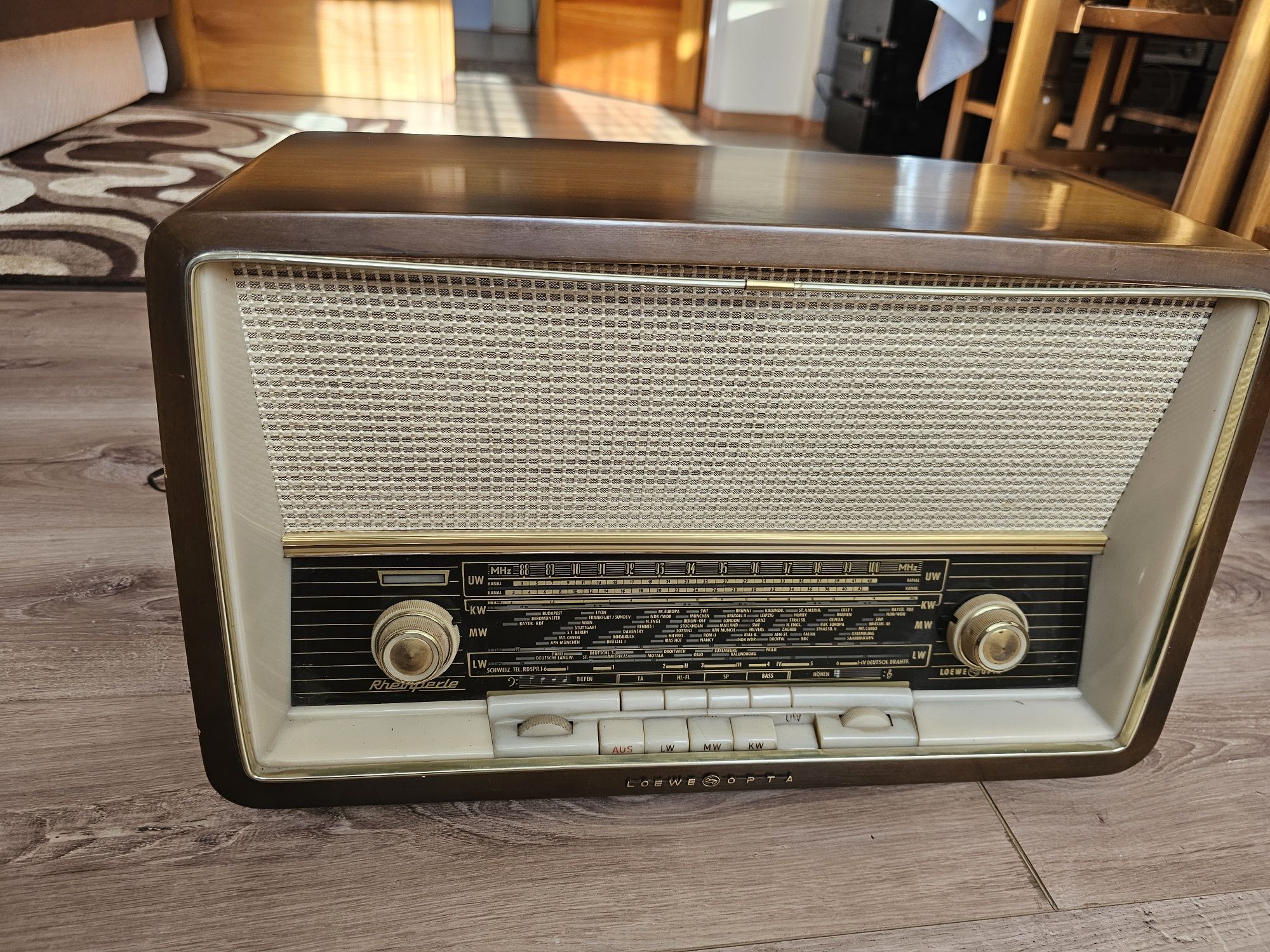 Loewe opta rheinperle 5717 W radio lampowe