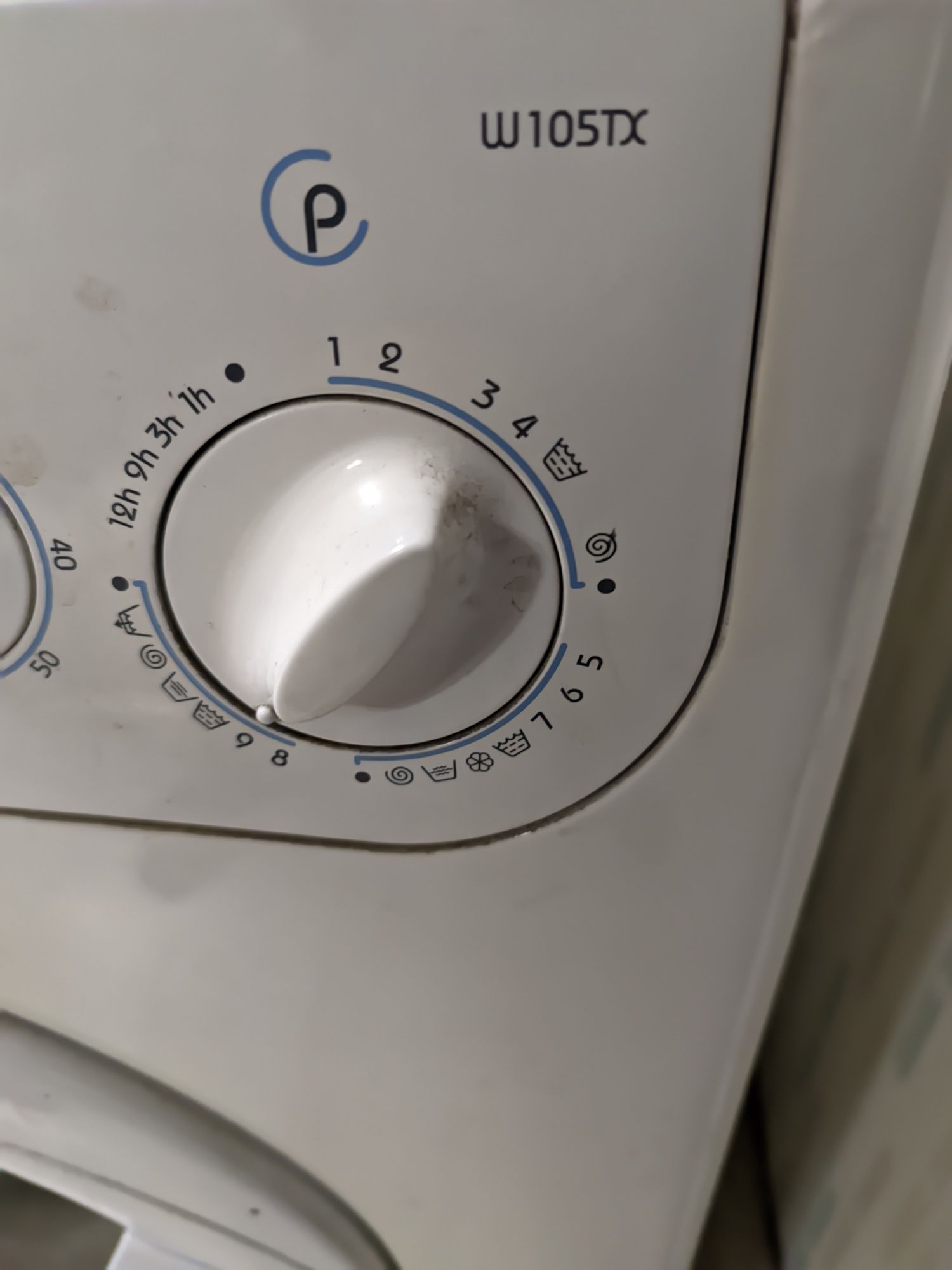 Продам стиральную машыну Indesit W105TX. Цена за 2 шт.