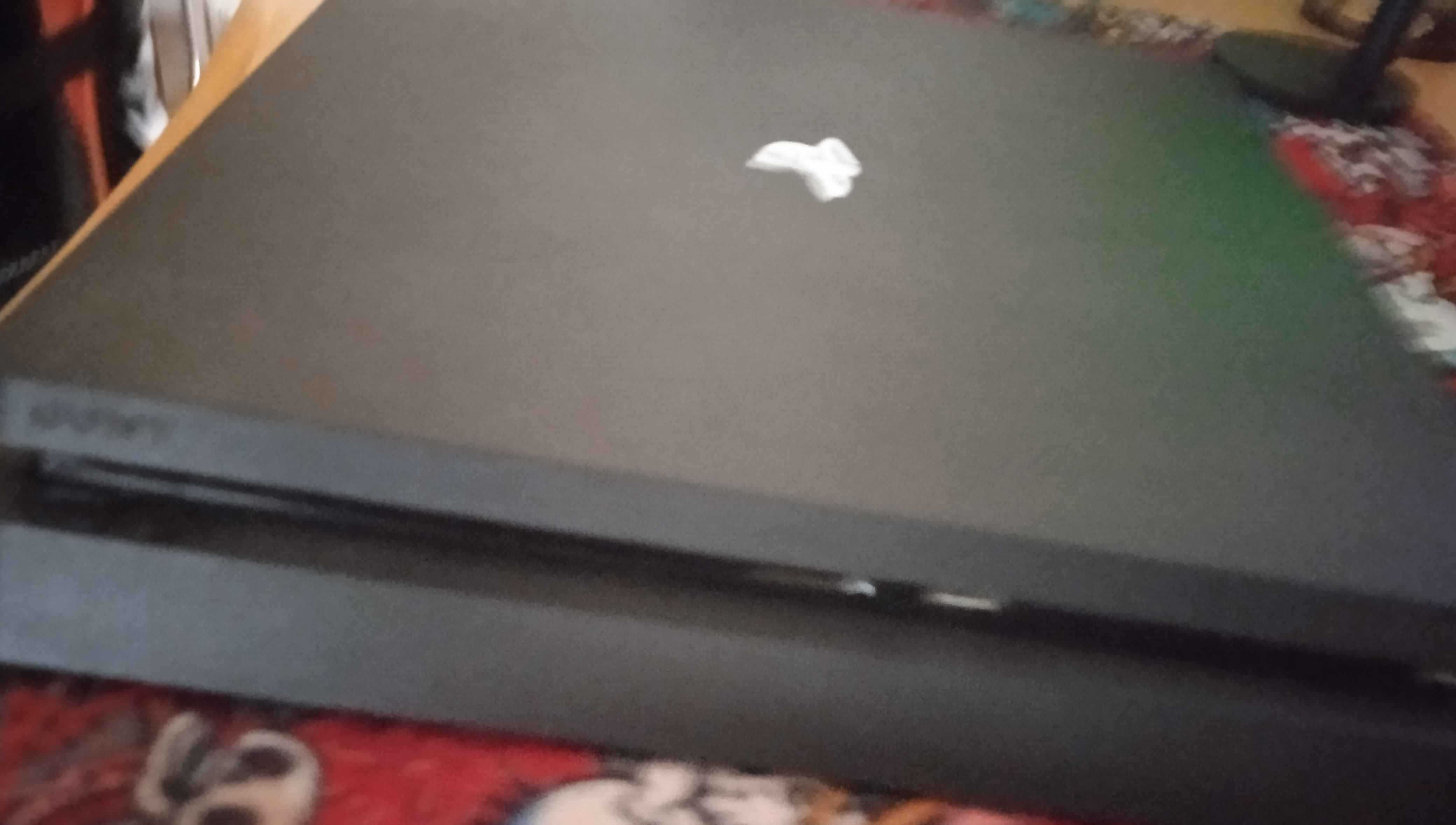 PS4 e comando em segunda mao em bom estado para uso preço ÓTIMO!!