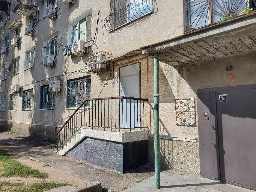 Комната в общежитии на Багрицкого с ремонтом мебелью и техникой.