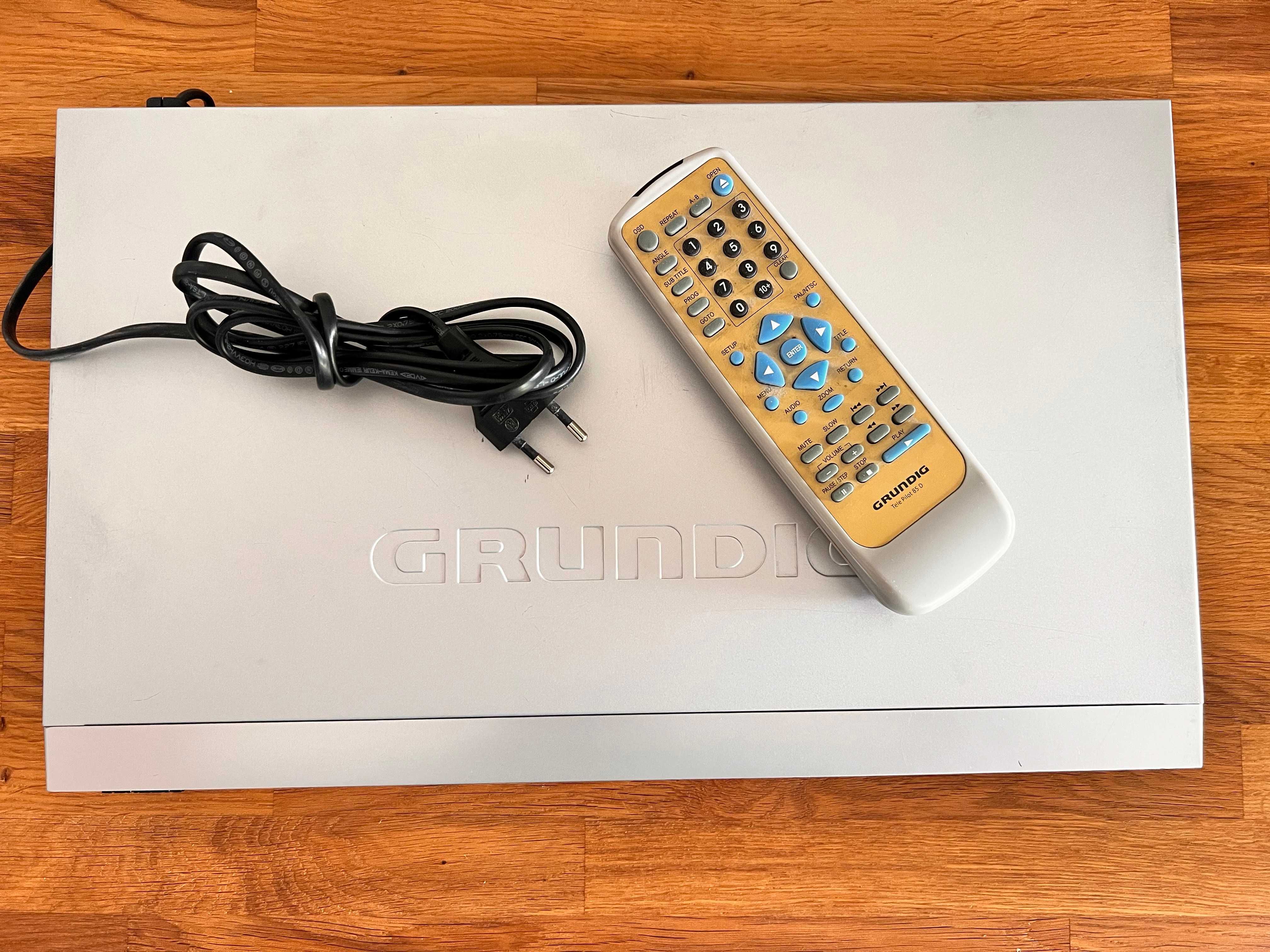 Grundig GDP 1100 DVD player pilot 85D