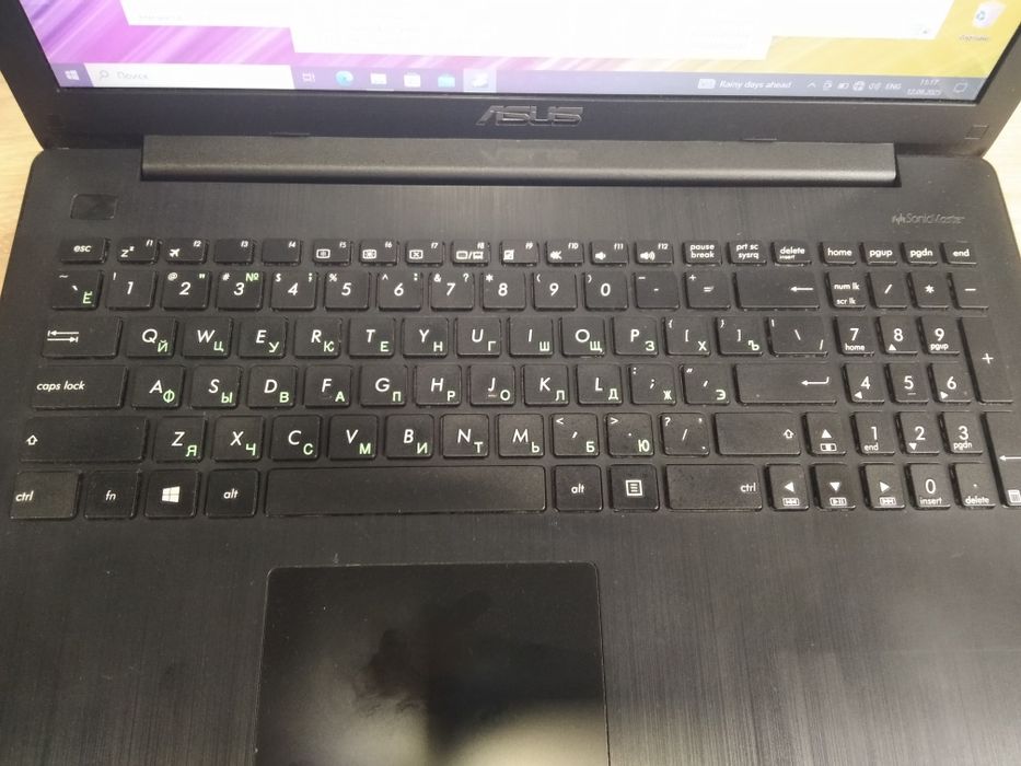 Ноутбук Asus R515M