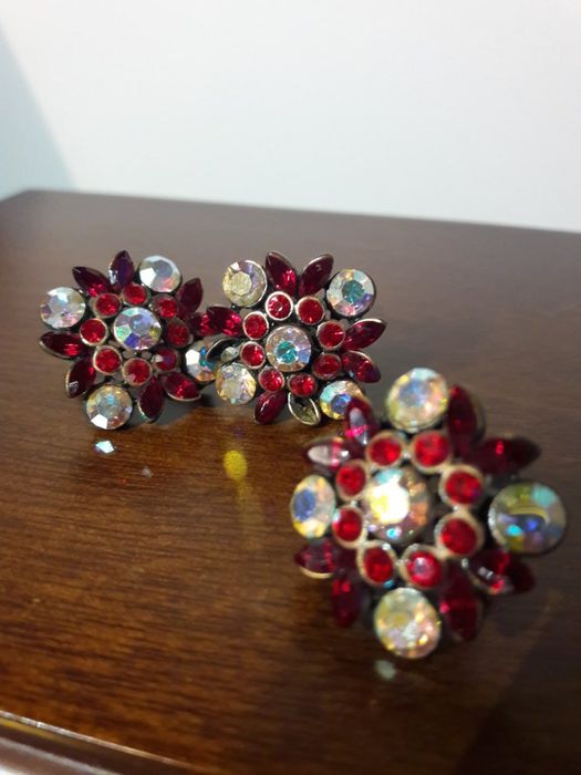 Conjunto de Bijuteria Vintage – Anel Ajustável e Brincos de Pressão