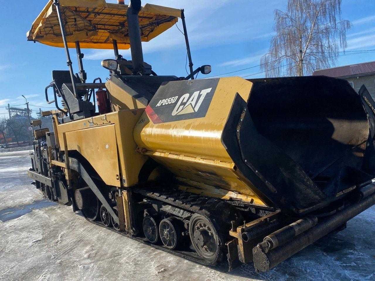 Асфальтоукладач Caterpillar AP655D