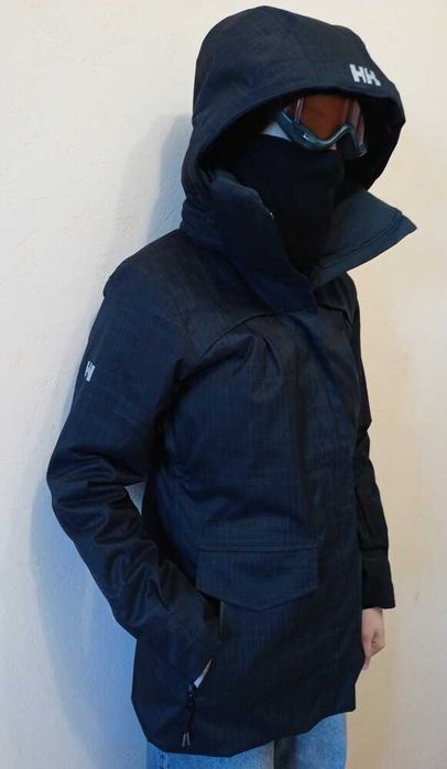 Гірськолижна куртка helly hansen р xs стан нової