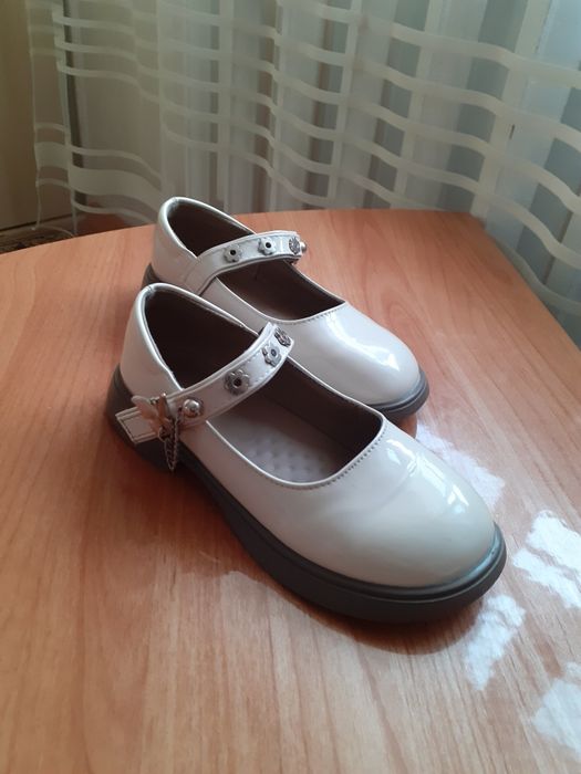 Туфлі для дівчинки,34 р.