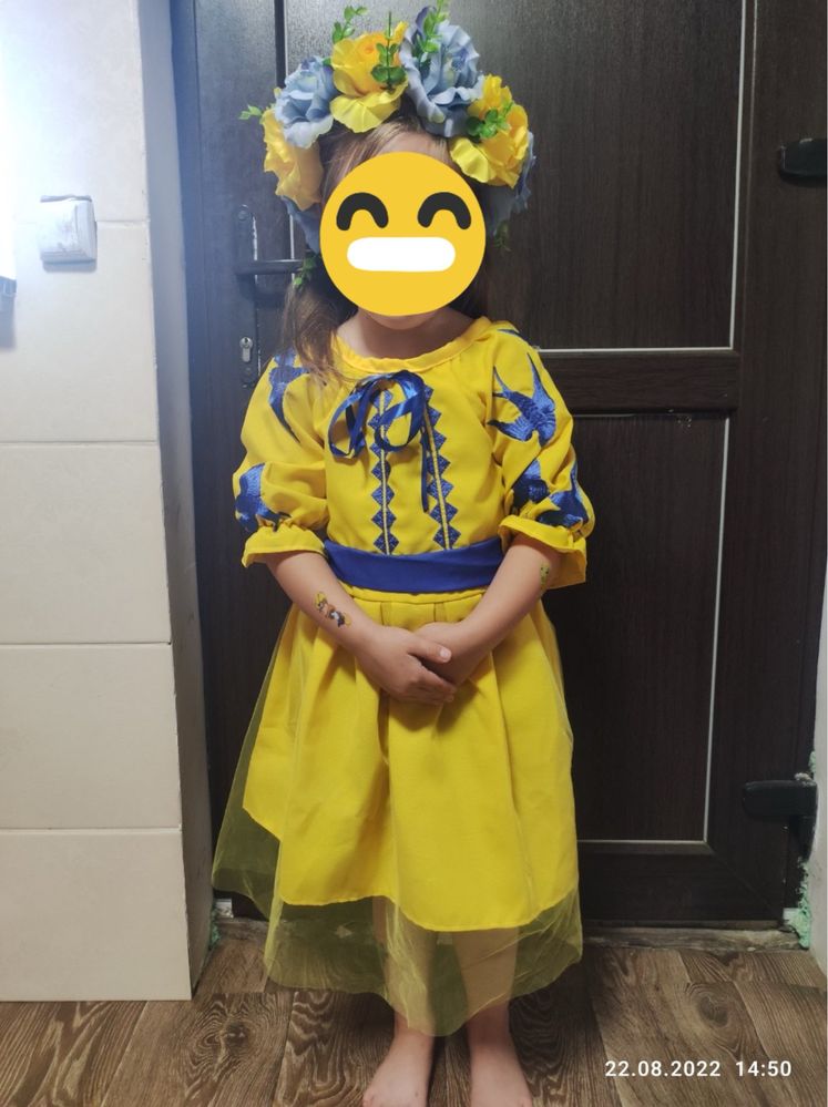 Продам вишиванку з віночком