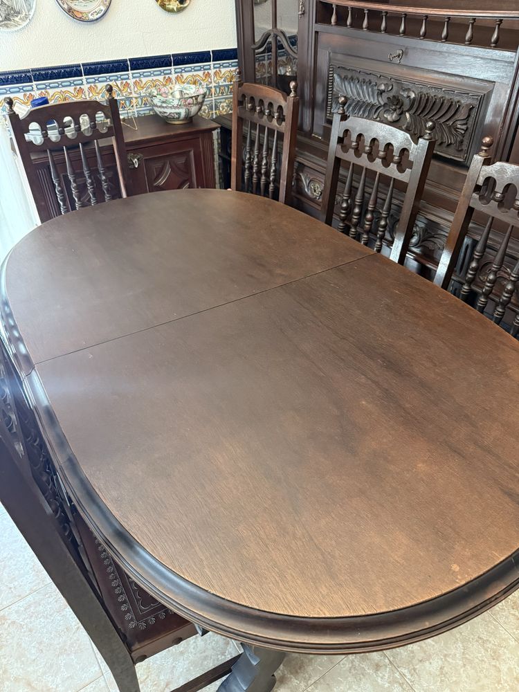 Conjunto de Sala de Jantar Clássico em Madeira Maciça