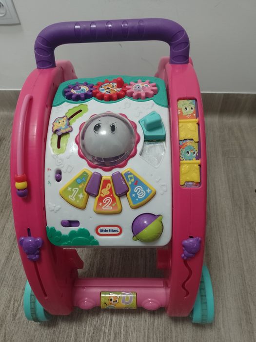 Sprzedam interaktywny balkonik dla dziecka do chodzenia.