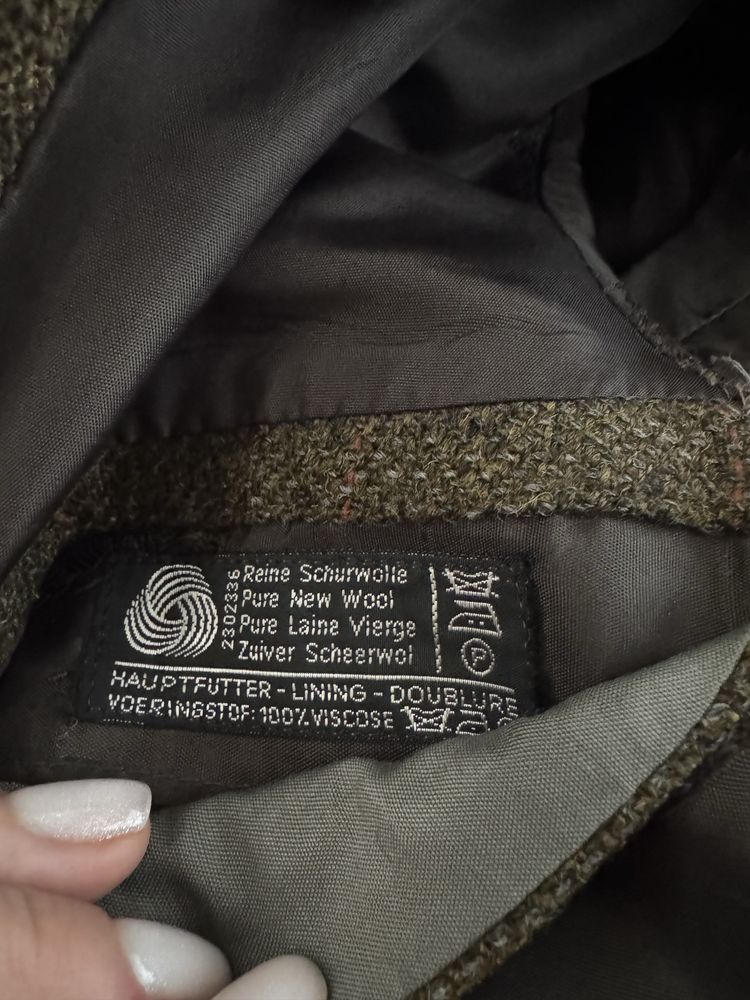 Burberrys’ tweedowa marynarka oversize