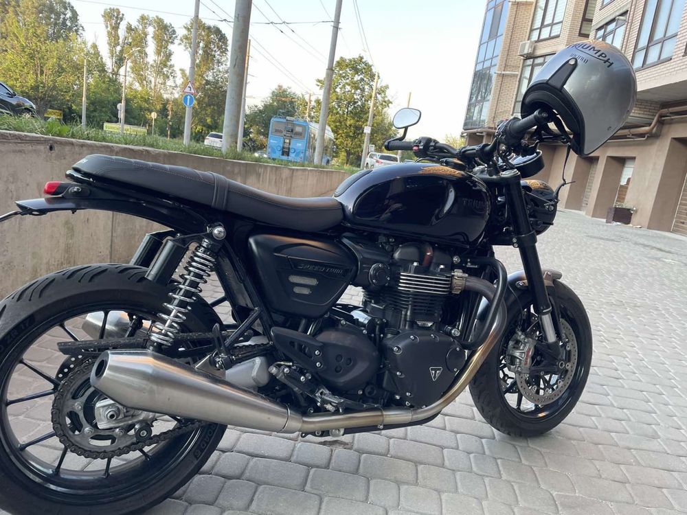 Triumph speed twin 1200