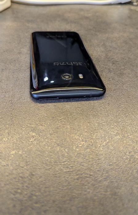 HTC U11 (64gb, NFC, Odcisk palca, Android 9, Wygląda jak nowy +Etui)