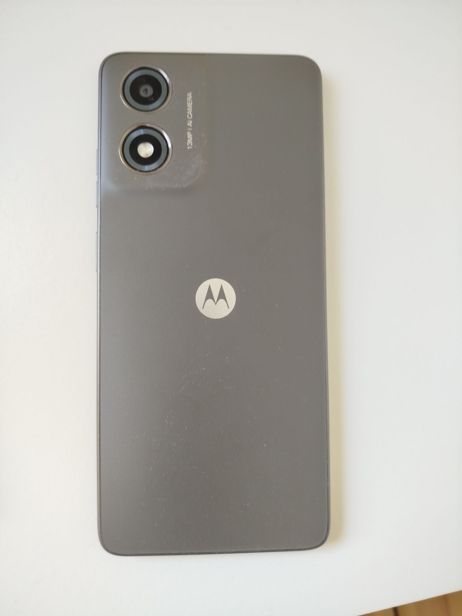 2 Telemóveis - Xiaomi A3 e Motorola e14