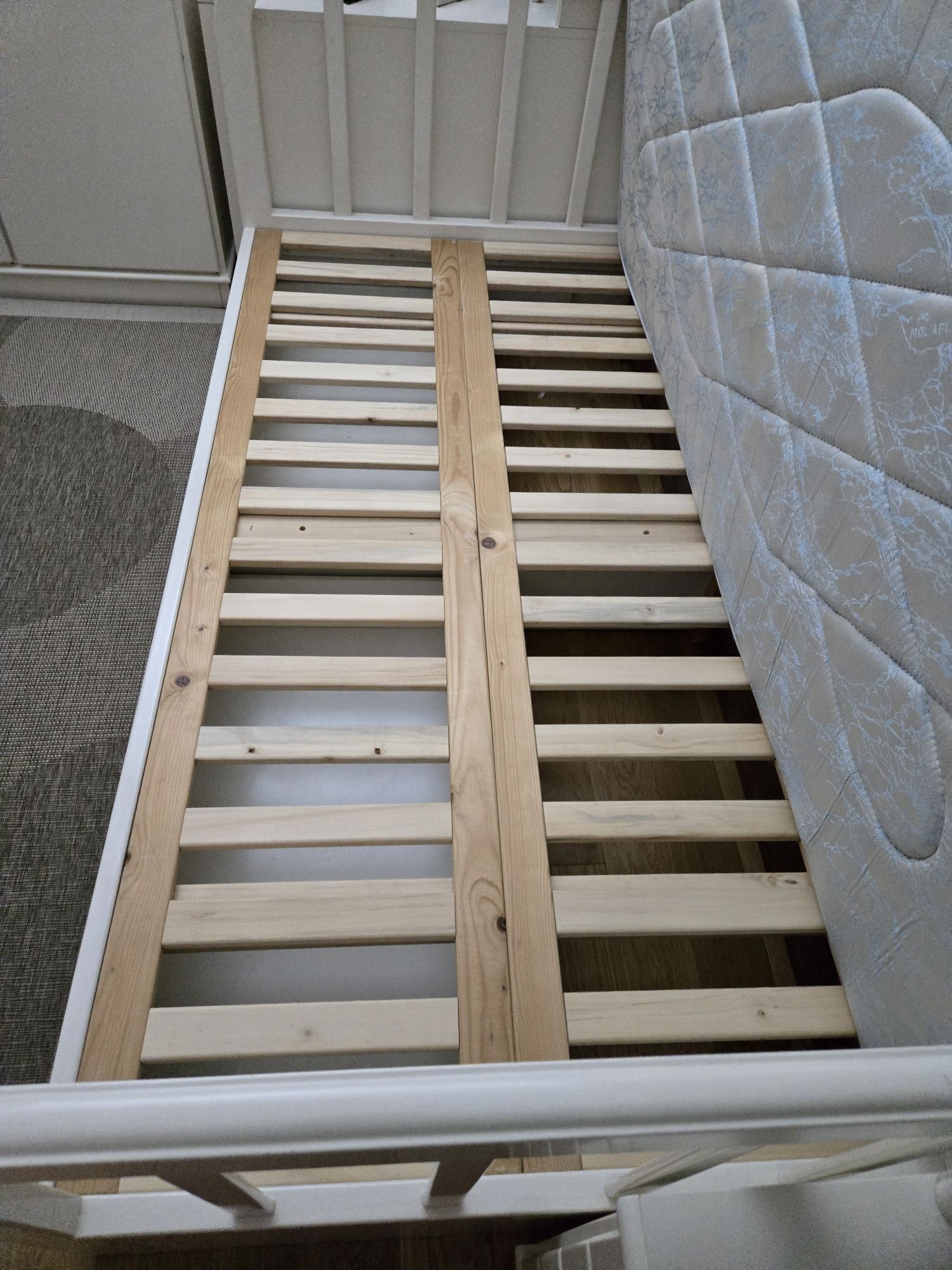 Cama corpo e meio com colchão