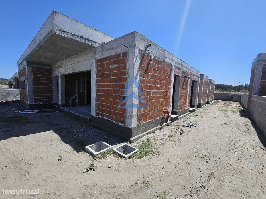 Moradia T4 Térrea - Piscina e Jardim