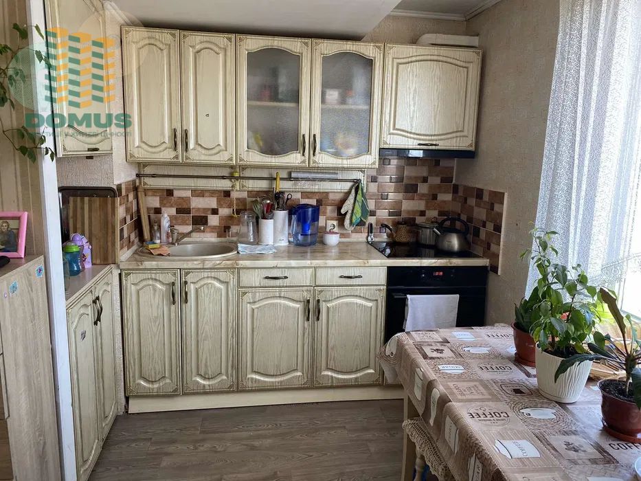 Продам 1 комн ЖК "Радужный" с ремонтом и мебелью на Таирова!