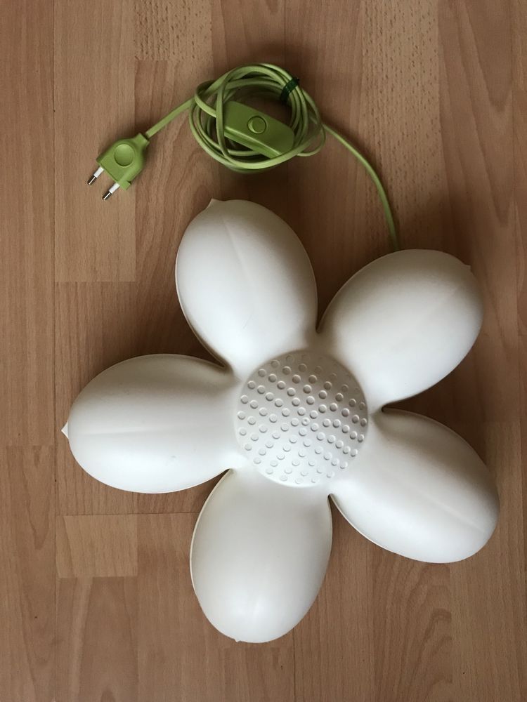 Ikea Smila Blomma lampka kinkiet biały kwiatek