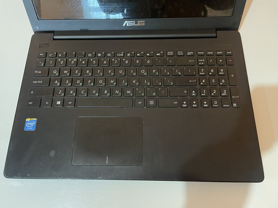 Ноутбук Asus 553m